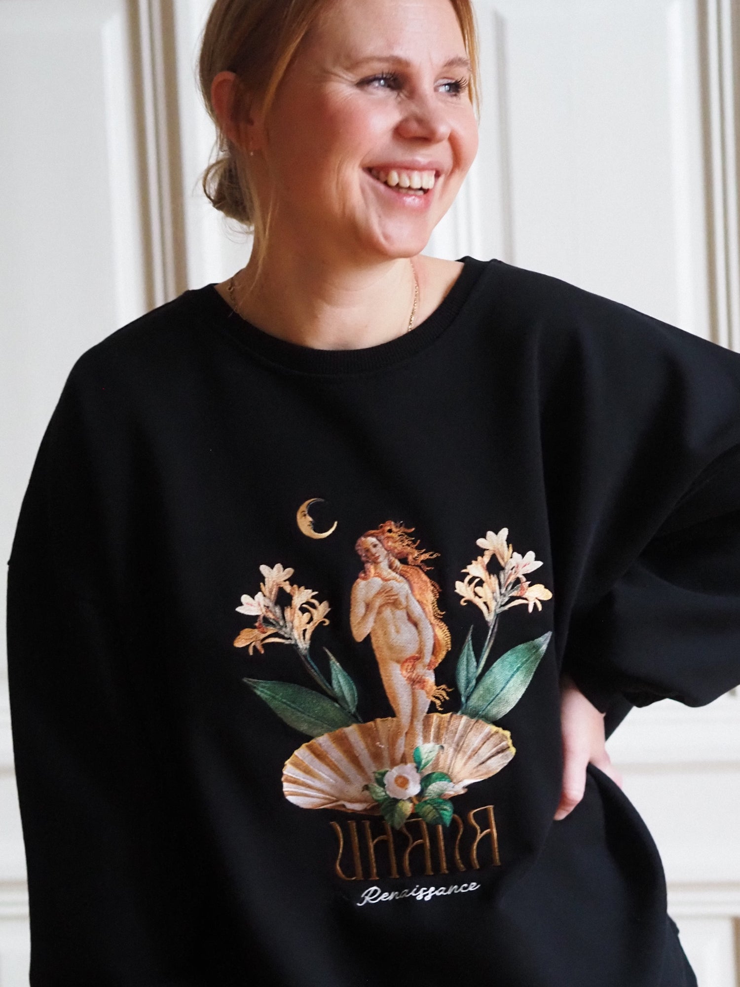 Garland Sweatshirt, Venus Embroidery