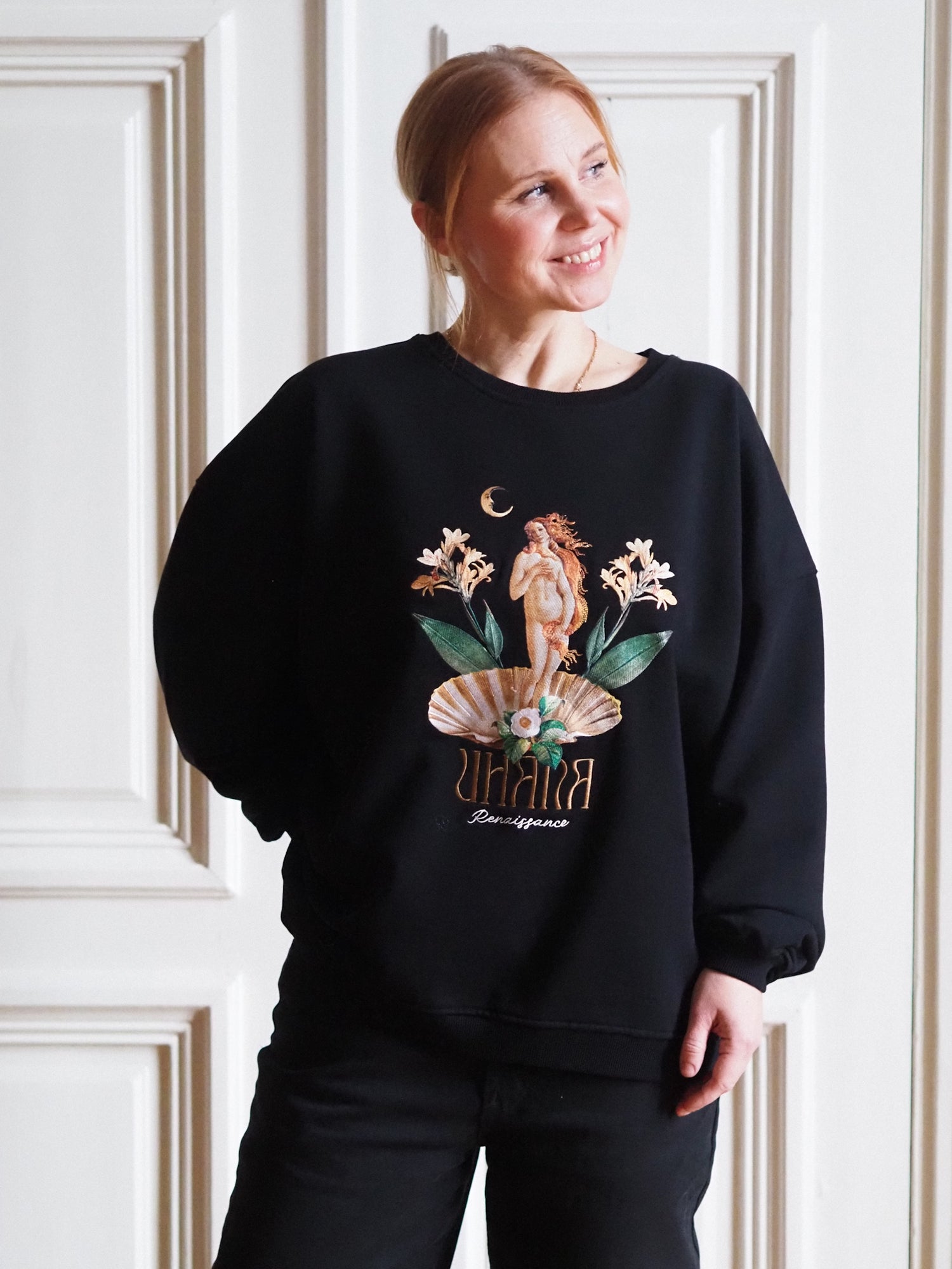 Garland Sweatshirt, Venus Embroidery
