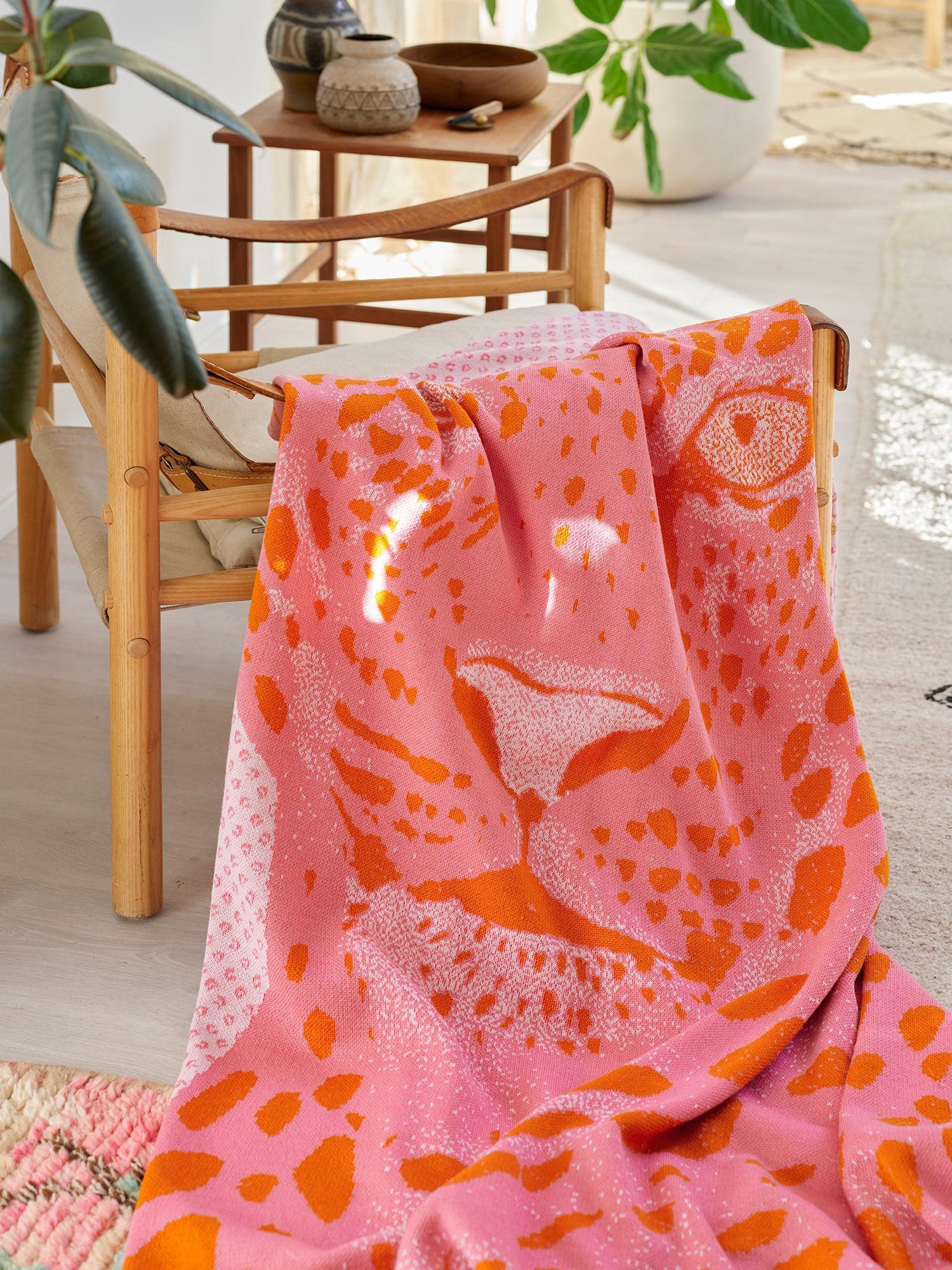 Uhana - Revolution Blanket, Sweet Pink