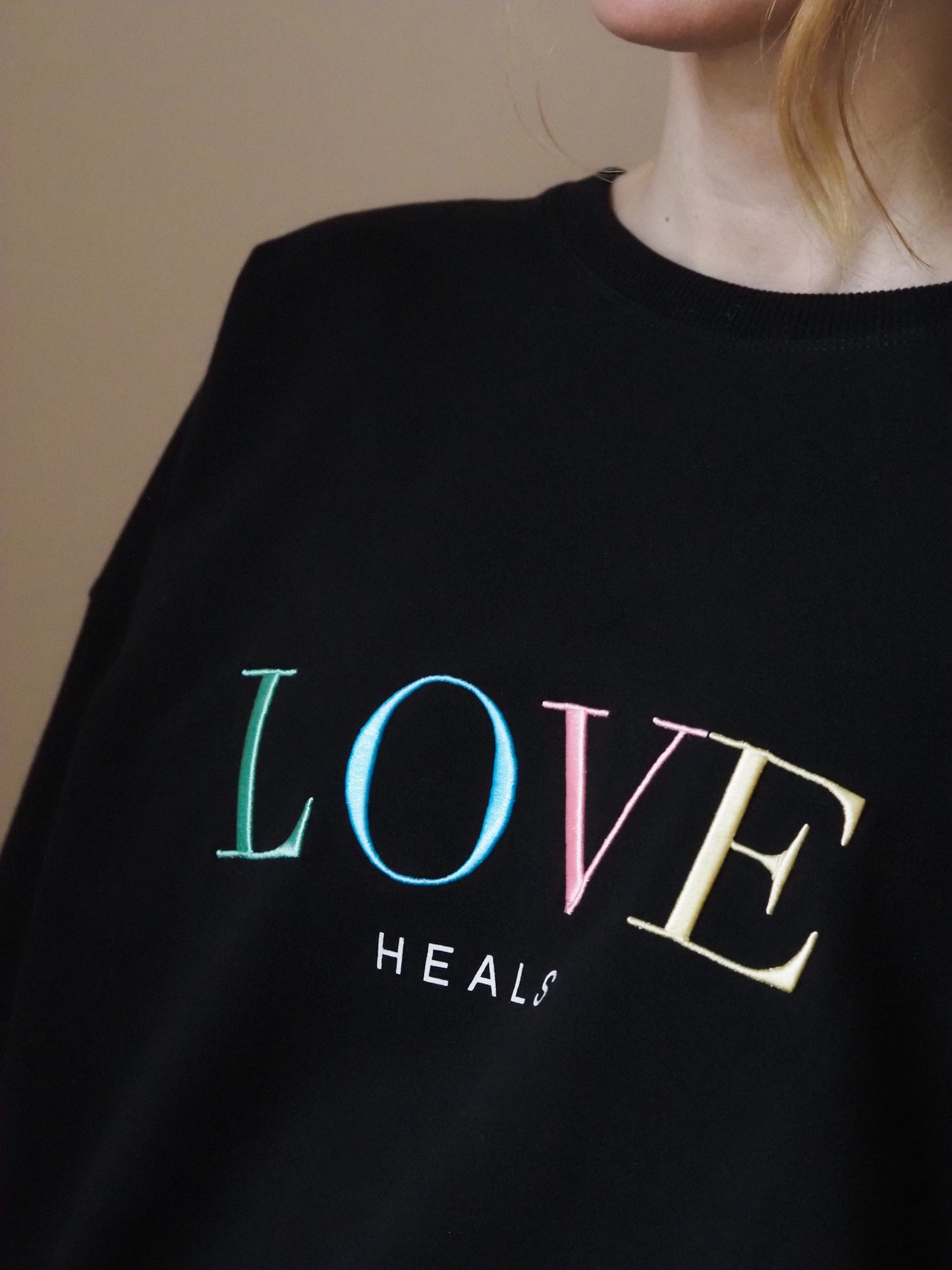 Love Heals Sweatshirt, Black